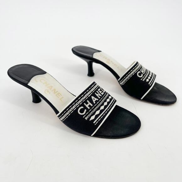 Chanel Vintage Black Canvas Embroidered Kitten Heel Mule Slide Sandal EU 39 - Picture 1 of 14